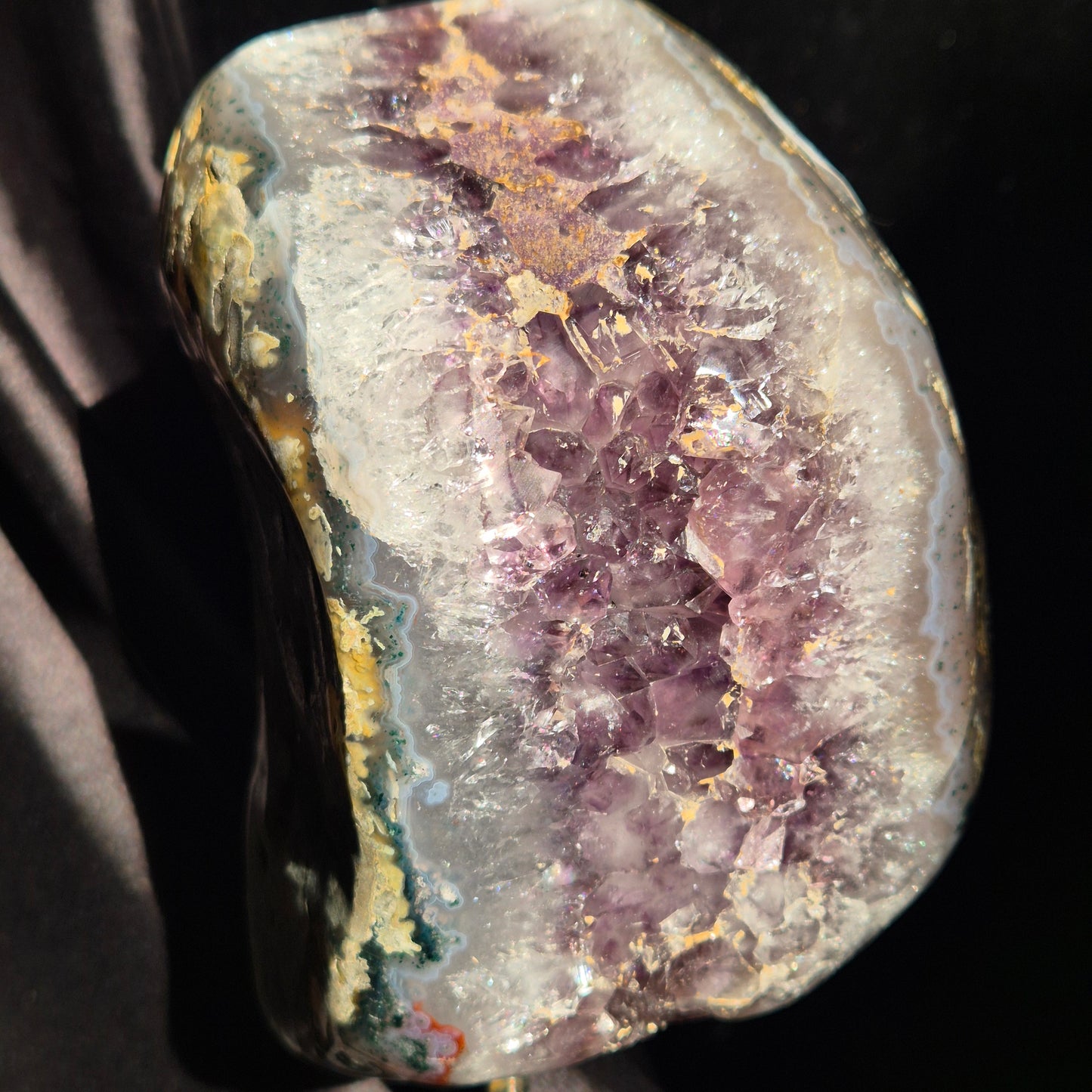 Amethist on stand 19