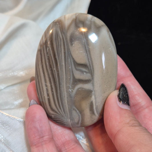 Polish flint palmstone 1