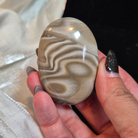 Polish flint palmstone 2