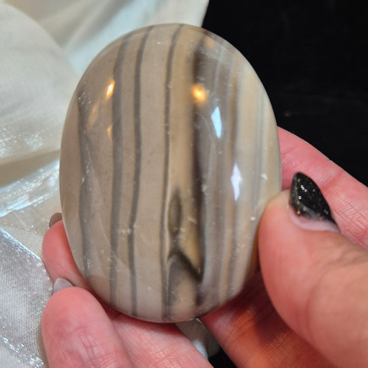 Polish flint palmstone 6