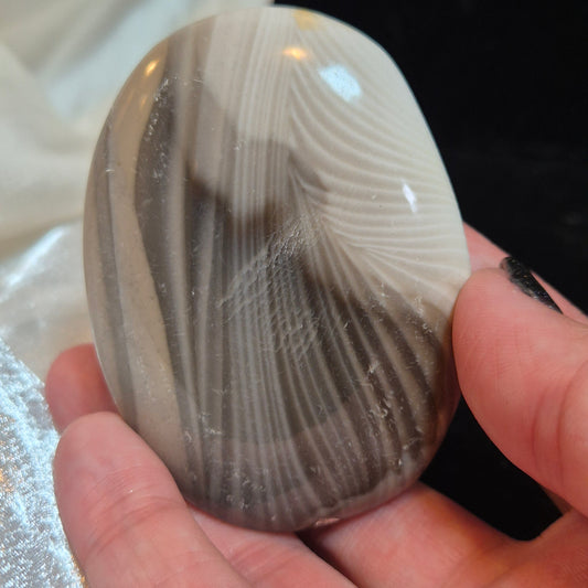 Polish flint palmstone 8