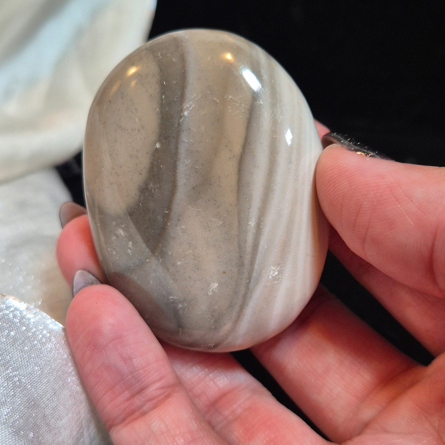 Polish flint palmstone 13