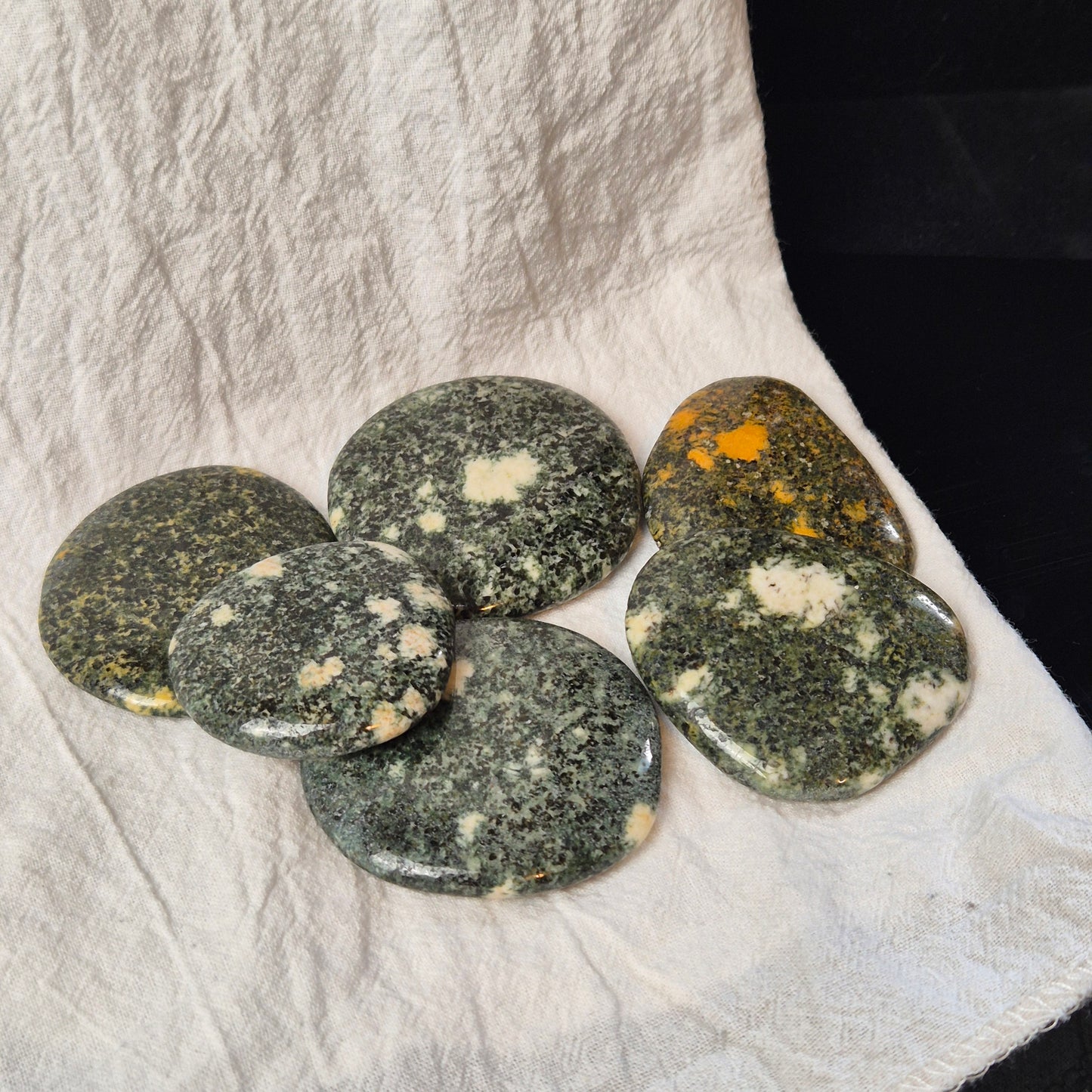 Preseli bluestone flat palmstone