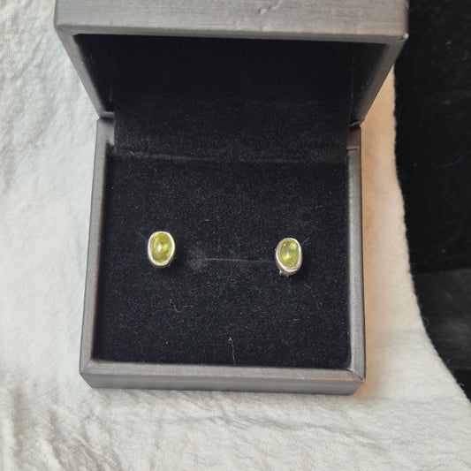 Peridot studs