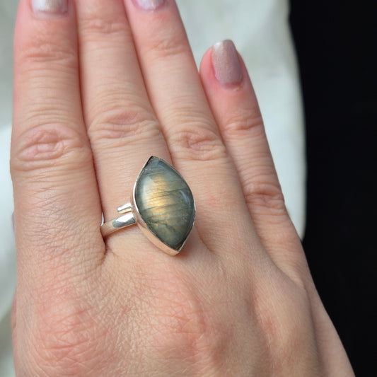 Labradorite ring 4