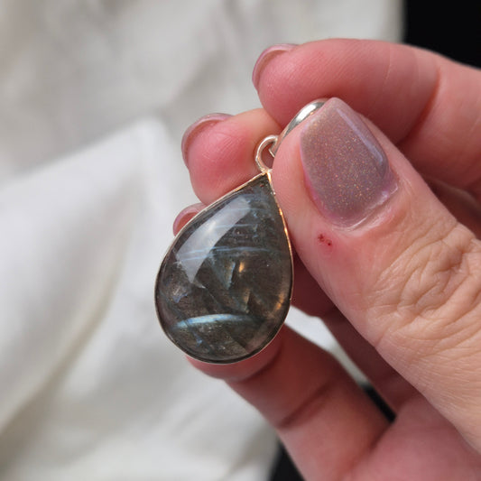 Labradorite pendant 3