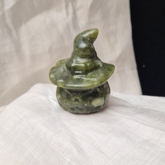 Nefrite jade witch pumpkin