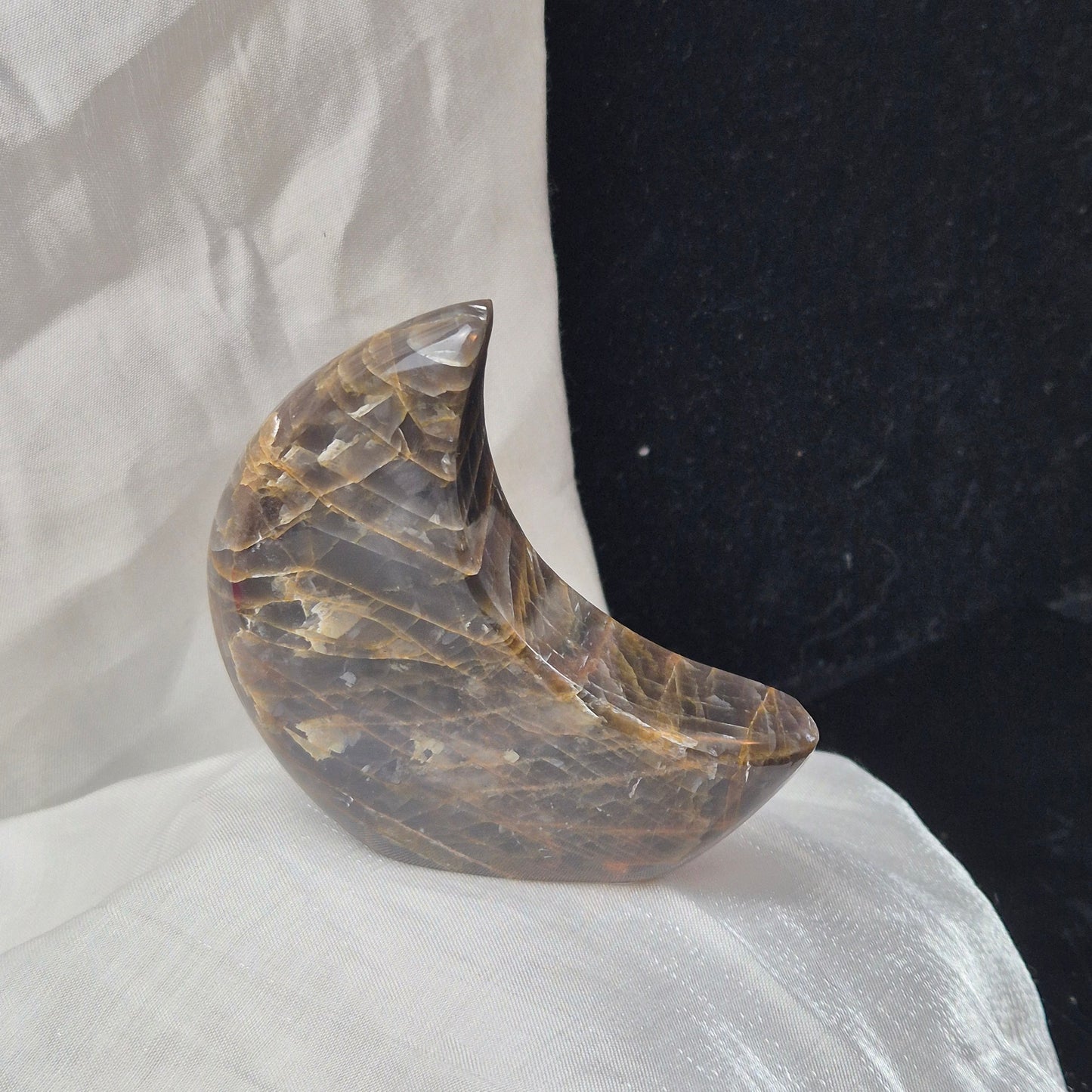 Black  moonstone moon 552