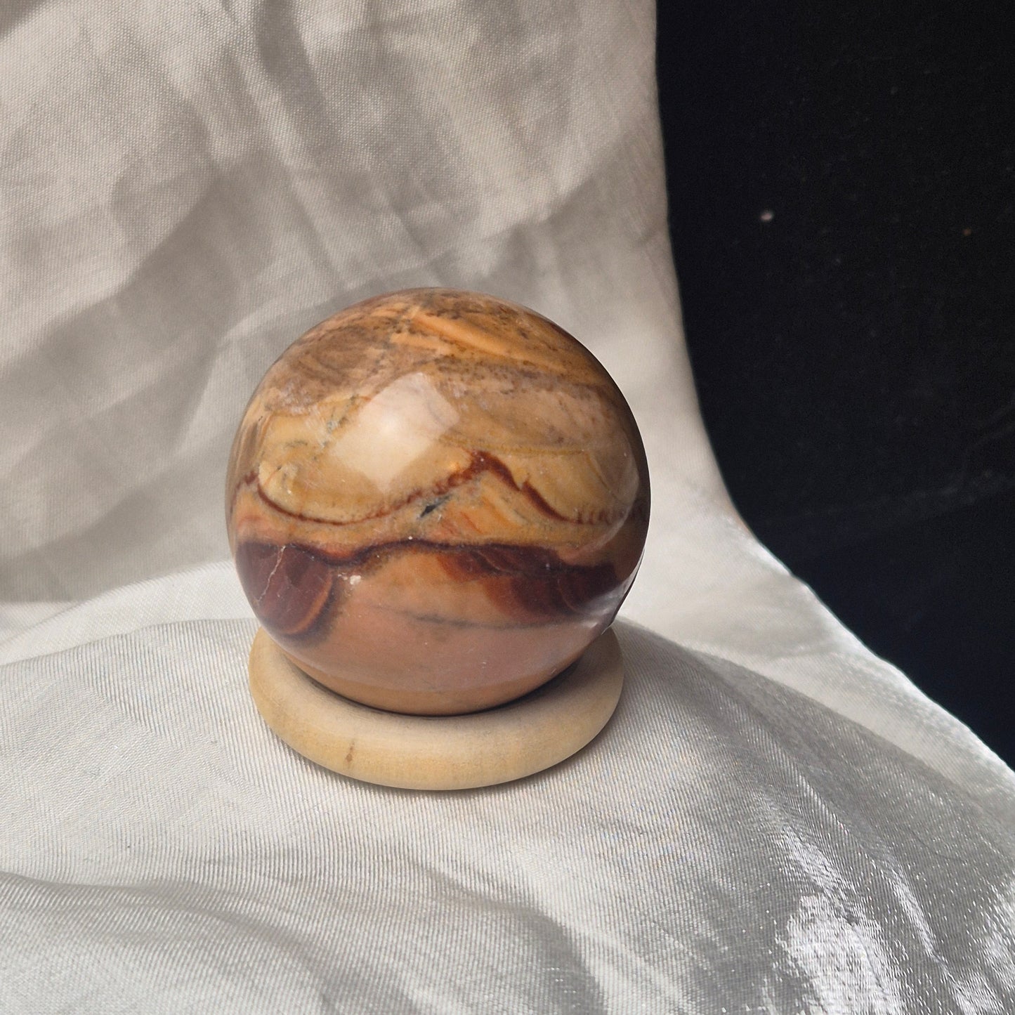 Wave dolomite sphere 6