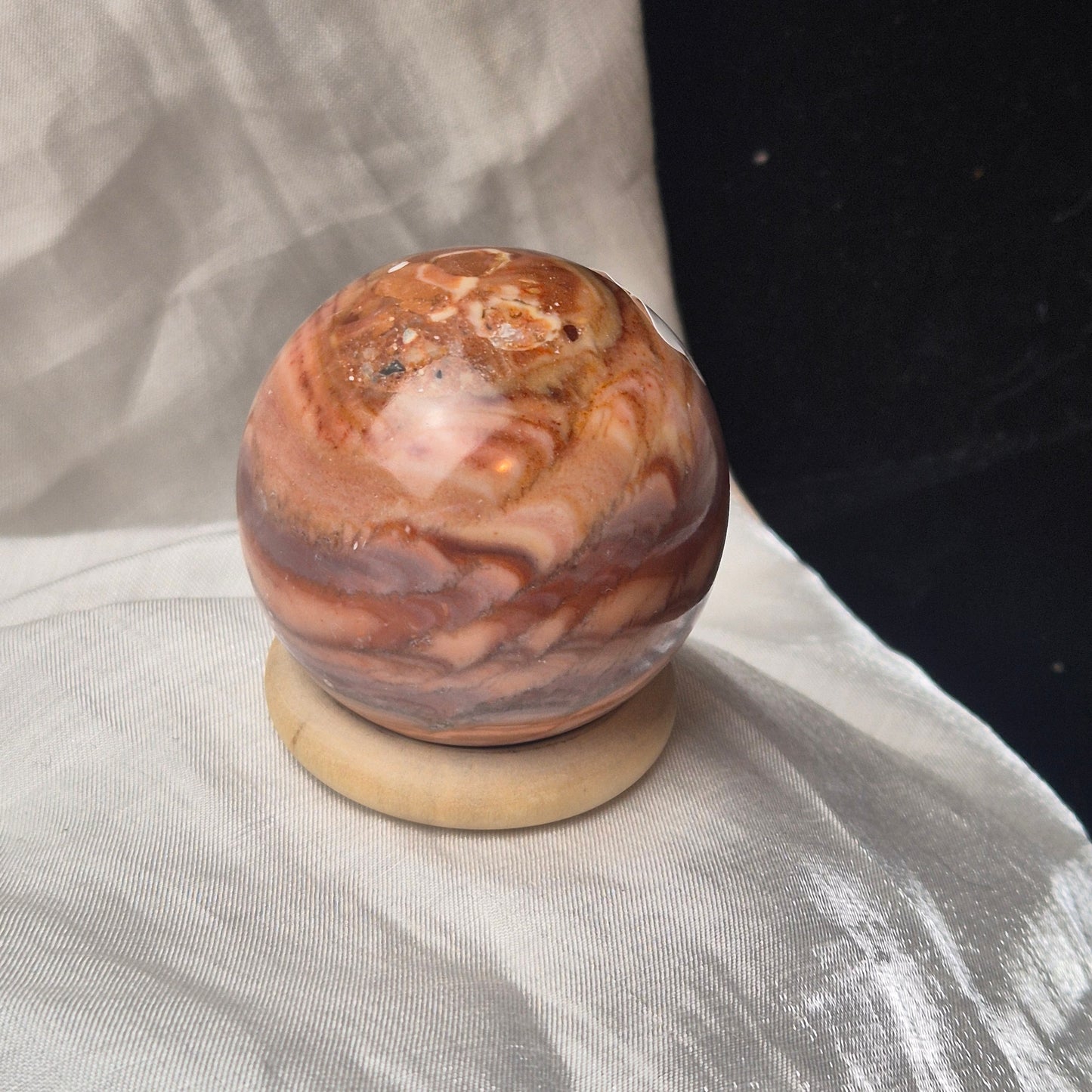 Wave dolomite sphere 7