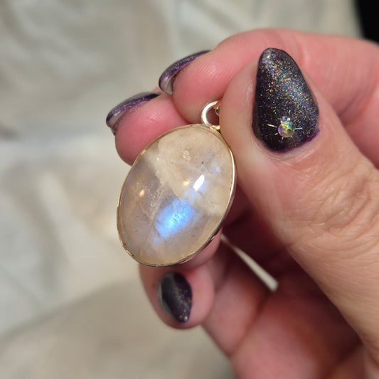Tanzania moonstone pendant 20