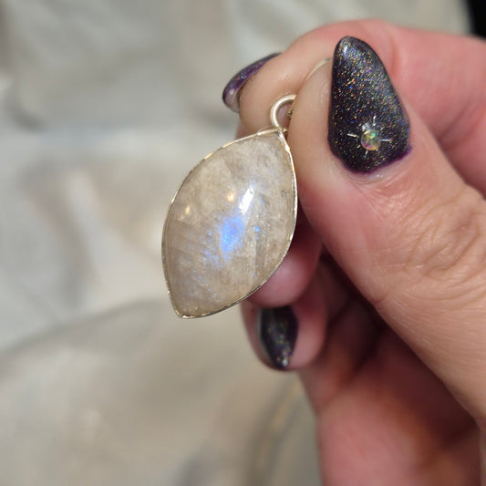 Tanzania moonstone pendant 23