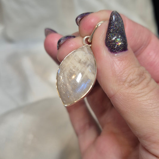 Tanzania moonstone pendant 24