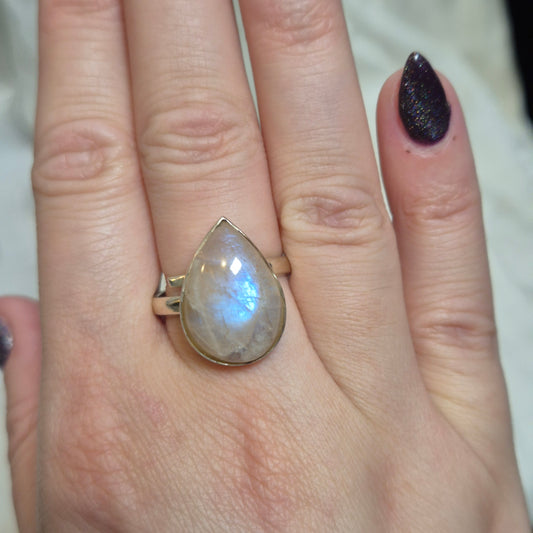 Tanzania moonstone ring 4