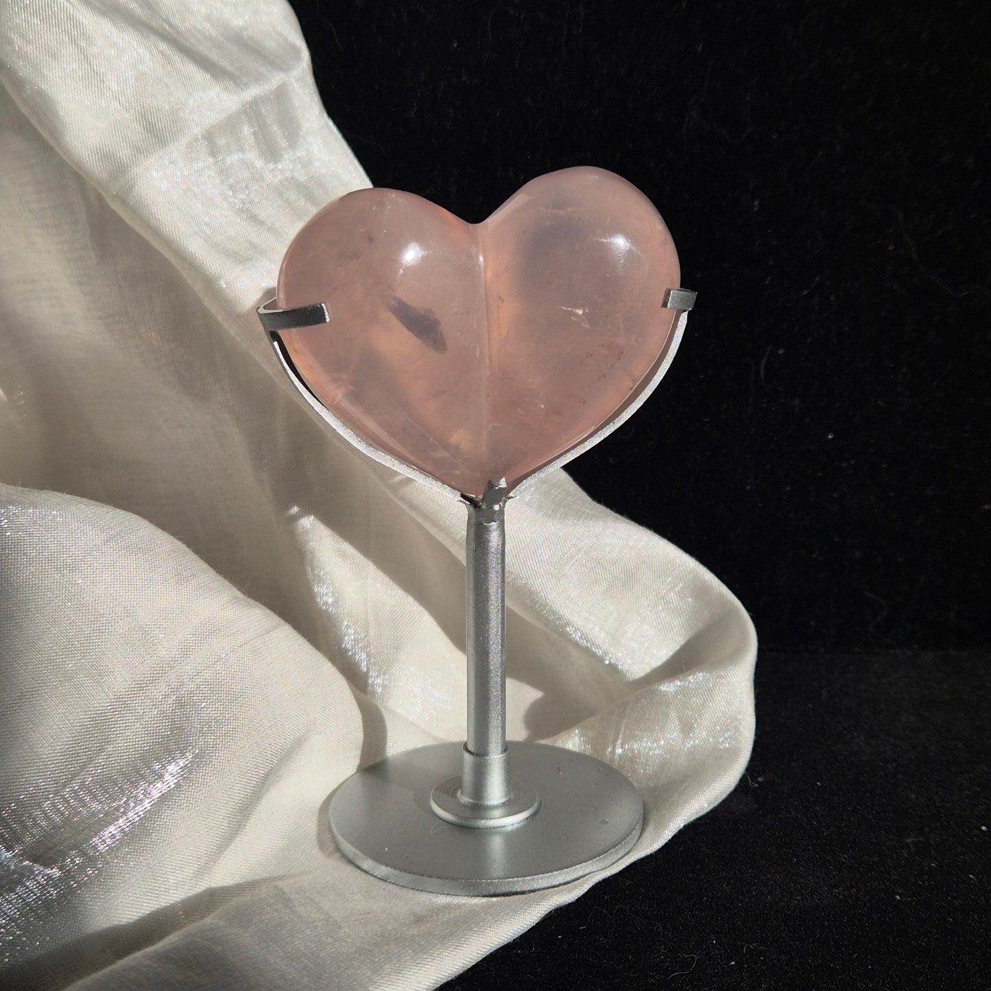 Rosequarts heart on stand 3