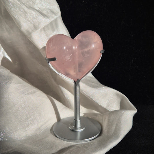 Rosequarts heart on stand 4
