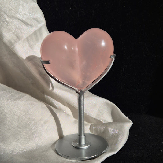 Rosequarts heart on stand 5