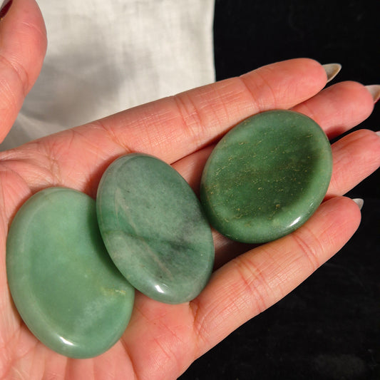 Green aventurine worrystone