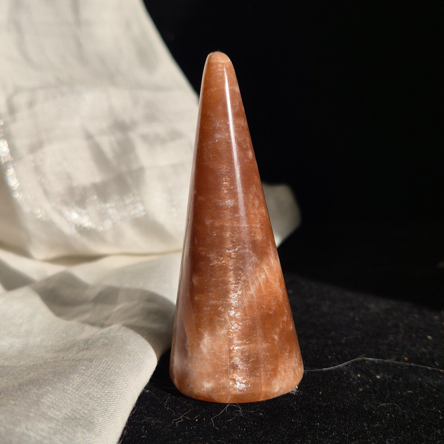 peach moonstone ringholder 18