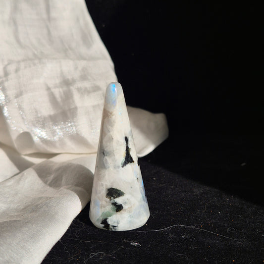 rainbow moonstone ringholder 21