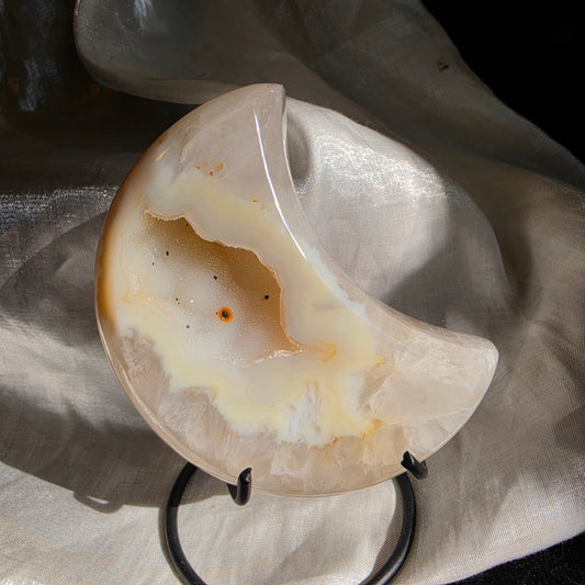 Agate / quarts moon 6