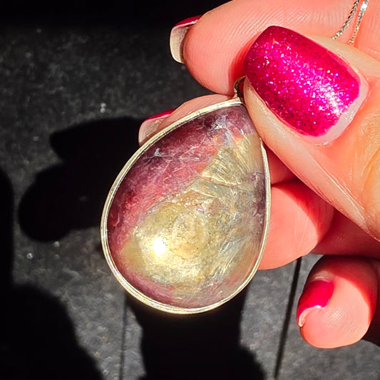 dou colour mica pendant