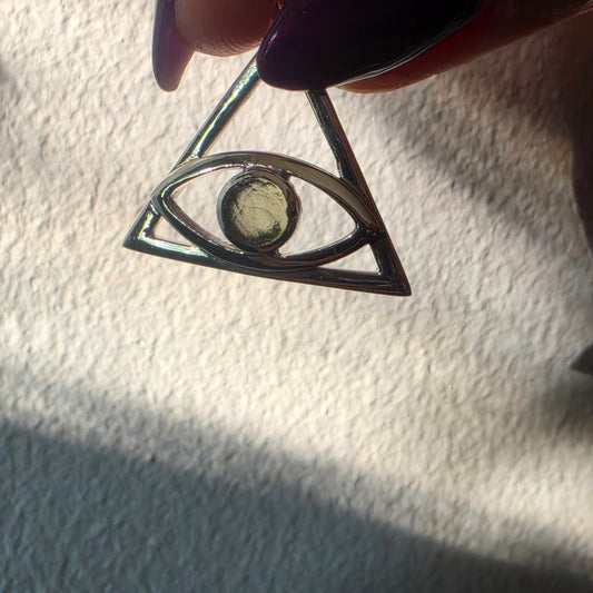 Moldavite "eye" pendant 2