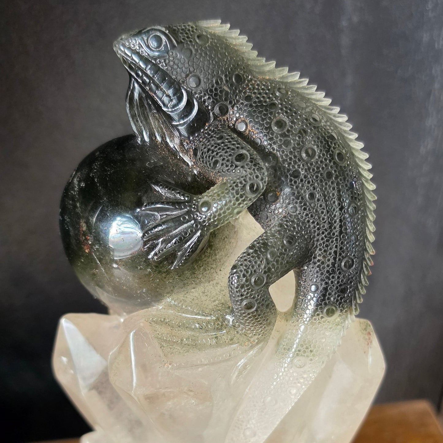 Pedro (lodolite big lizard carving)