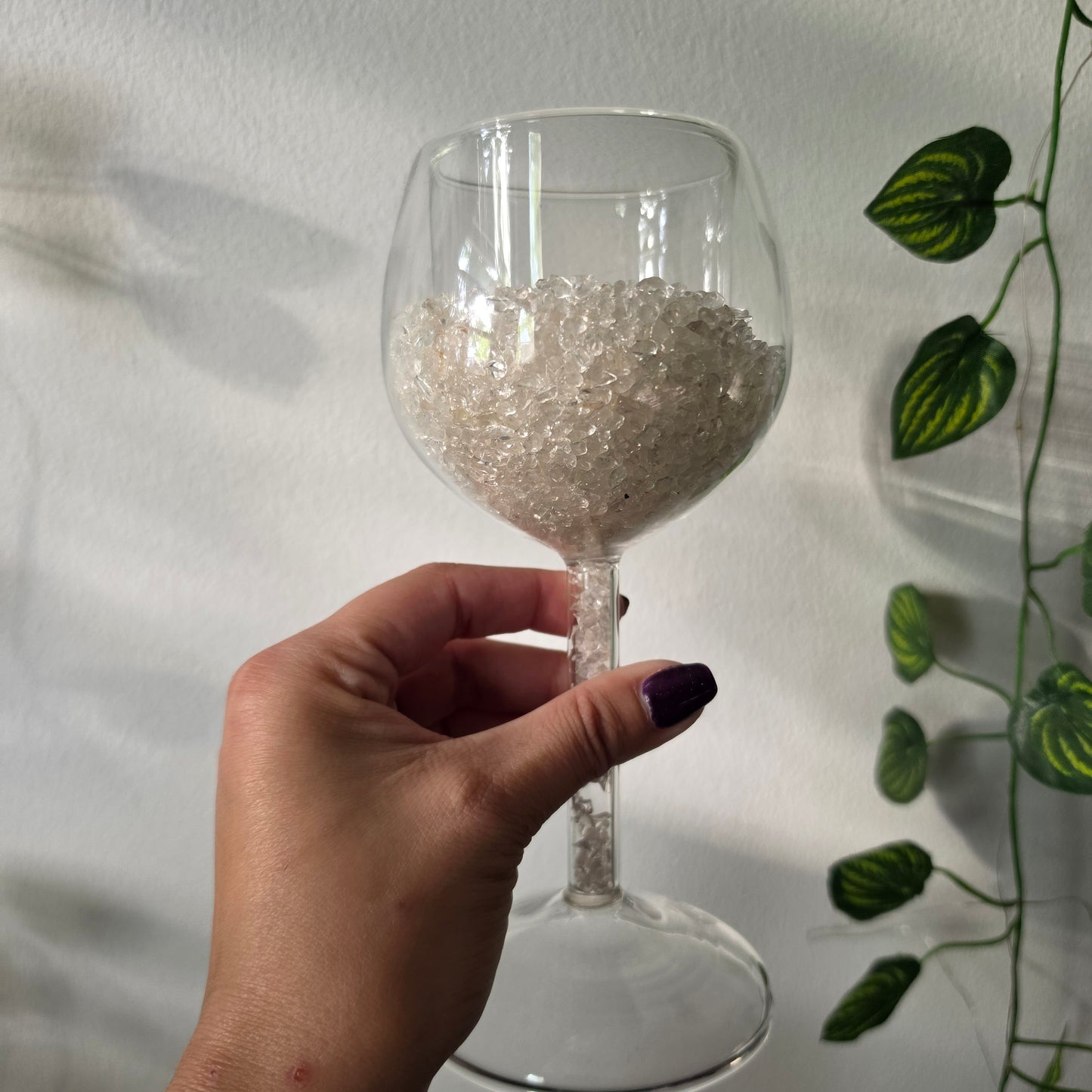 Clear quarts wineglass
