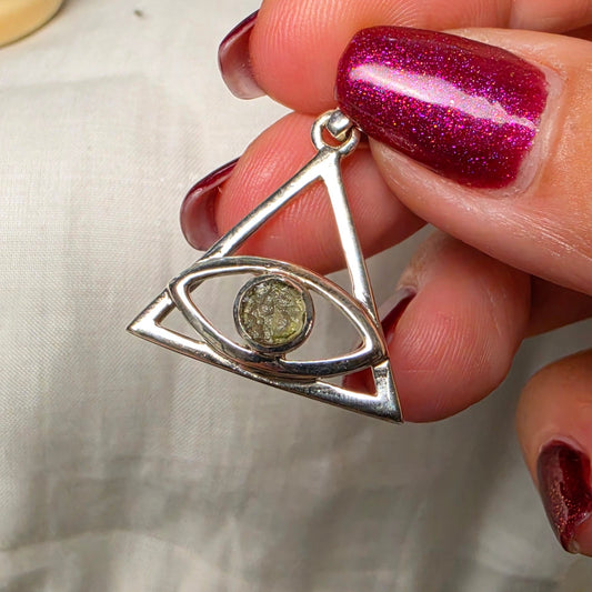 Moldavite "eye" pendant 2