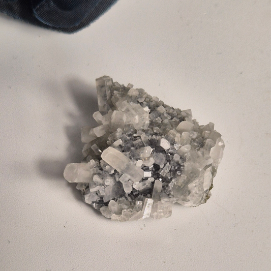 Calcite on black barite 1
