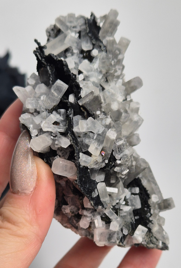 Calcite on black barite 5