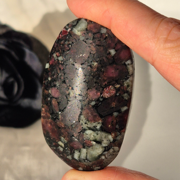 Norwegian Eudialyte palmstone 5