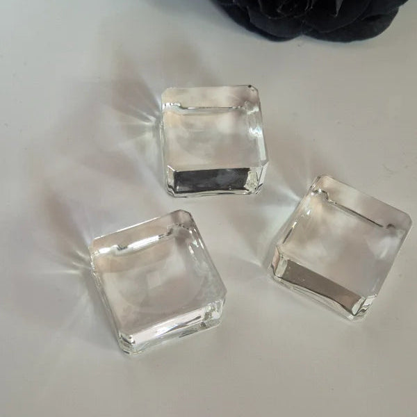 Glass sphere holder normal