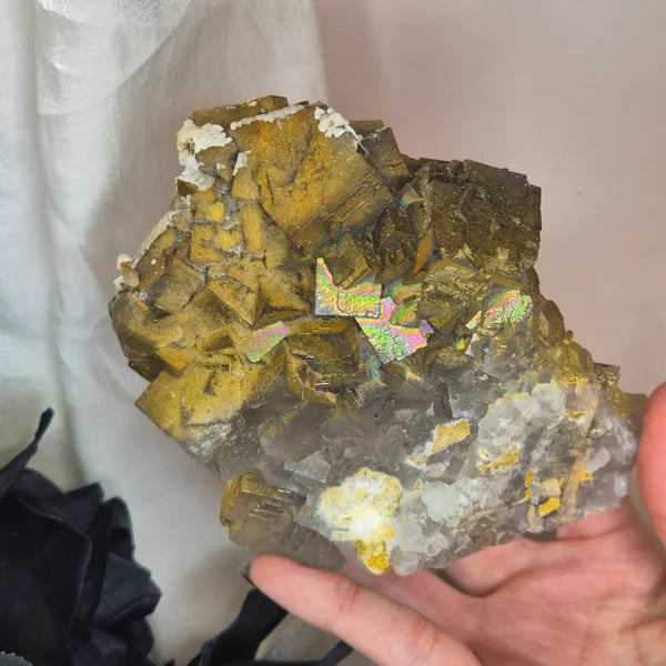 Irredesence fluorite 25