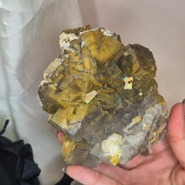 Irredesence fluorite 25