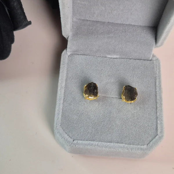 Moldavite studs gold 1