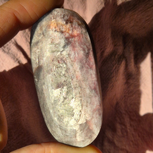 Putple mica palmstone 10