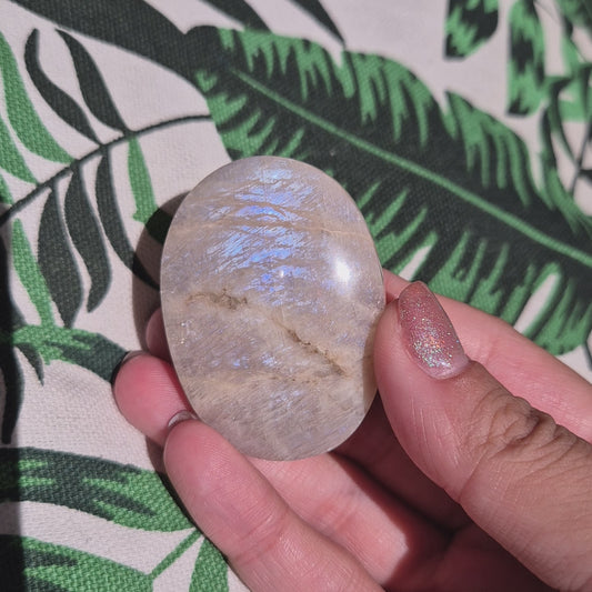 Moonstone palmstone 723