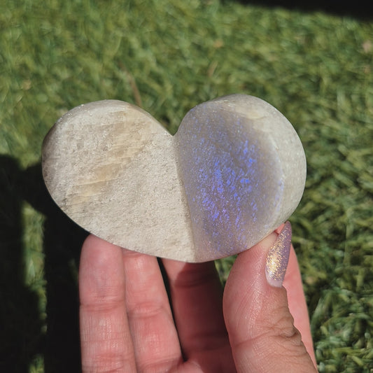 White moonstone 3d heart 291