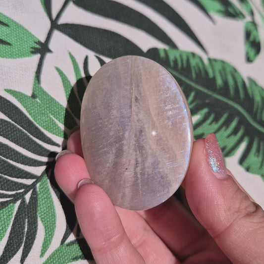 Moonstone palmstone 703