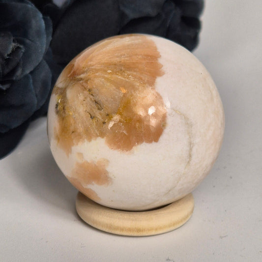 Stilbite / scolecite sphere 2